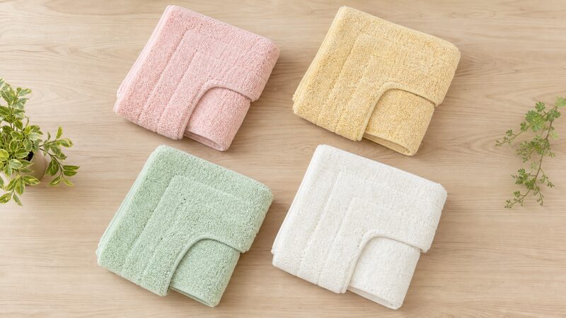 方角別におすすめの色のトイレマットを並べたイメージ